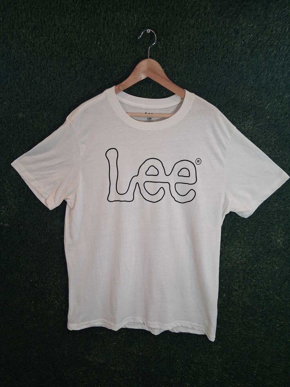 Lee Jeans Men's White T-Shirt XL Wobbly Logo Graphic Tee - READ (Small Stain)